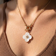 Load image into Gallery viewer, Shell Clover Pendant Necklace With Cz Center