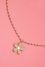 Load image into Gallery viewer, PEARL FLOWER CHARM NECKLACE