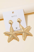 Load image into Gallery viewer, Clam And Starfish Dangle Earrings