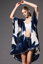 Load image into Gallery viewer, Sweeping Floral Kimono
