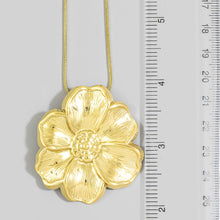 Load image into Gallery viewer, Oversized Puff Flower Pendant Snake Chain Necklace