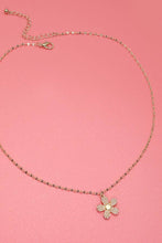 Load image into Gallery viewer, PEARL FLOWER CHARM NECKLACE