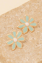 Load image into Gallery viewer, Epoxy Flower Stud Earrings