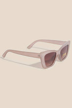 Load image into Gallery viewer, Thick Frame Cat Eye Sunglasses Set