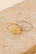 Load image into Gallery viewer, Wire Flower Dainty Band Ring