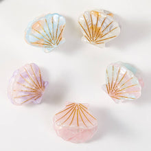 Load image into Gallery viewer, Pearl Shell Hair Mini Claw Clip