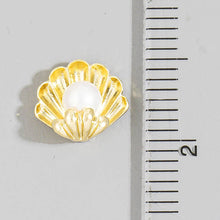Load image into Gallery viewer, Pearl Center Scallop Shell Stud Earrings