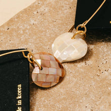 Load image into Gallery viewer, Shell Plated Heart Charm Dangle Earrings