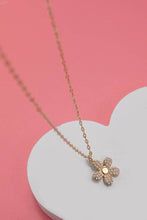 Load image into Gallery viewer, PEARL FLOWER CHARM NECKLACE