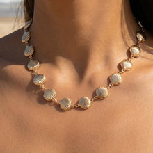 Load image into Gallery viewer, Metallic Clam Shell Chain Link Necklace
