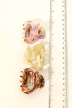 Load image into Gallery viewer, Oval Cutout Hair Claw
