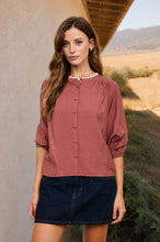 Load image into Gallery viewer, CONTRAST STITCH BUTTON DOWN HALF SLEEVE TOP
