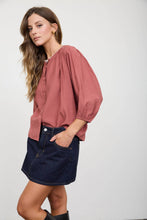 Load image into Gallery viewer, CONTRAST STITCH BUTTON DOWN HALF SLEEVE TOP
