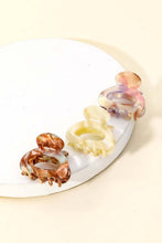 Load image into Gallery viewer, Oval Cutout Hair Claw
