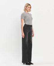 Load image into Gallery viewer, HIGH RISE PATCH POCKET BLACK WIDE TROUSER JEANS
