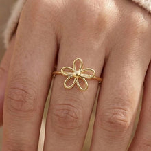 Load image into Gallery viewer, Wire Flower Dainty Band Ring
