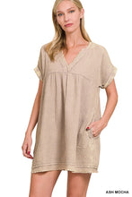 Load image into Gallery viewer, Washed Double Gauze Raw Edge V-neck Dress
