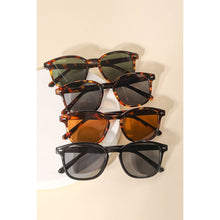 Load image into Gallery viewer, Fashion Sunglasses Set
