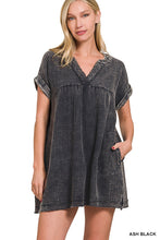 Load image into Gallery viewer, Washed Double Gauze Raw Edge V-neck Dress
