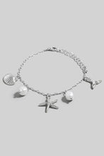 Load image into Gallery viewer, Whale Tail Clam Starfish and Pearl Bracelet
