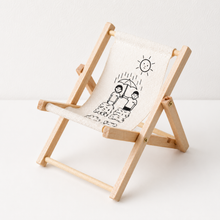 Load image into Gallery viewer, CouldNook Mini Foldable Beach Lounge Chair Phone Stand - Desk Phone
