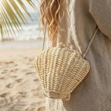 Load image into Gallery viewer, Straw Braided Seashell Bag
