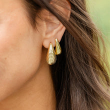 Load image into Gallery viewer, Trending Teardrop Stud Earrings
