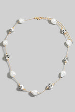 Load image into Gallery viewer, Pearl And Floral Ceramic Ball Necklace
