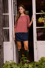 Load image into Gallery viewer, CONTRAST STITCH BUTTON DOWN HALF SLEEVE TOP
