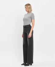 Load image into Gallery viewer, HIGH RISE PATCH POCKET BLACK WIDE TROUSER JEANS
