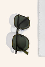 Load image into Gallery viewer, Metallic Trim Sunglasses
