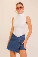 Load image into Gallery viewer, Textured Mock Neck Pointed Hem Top

